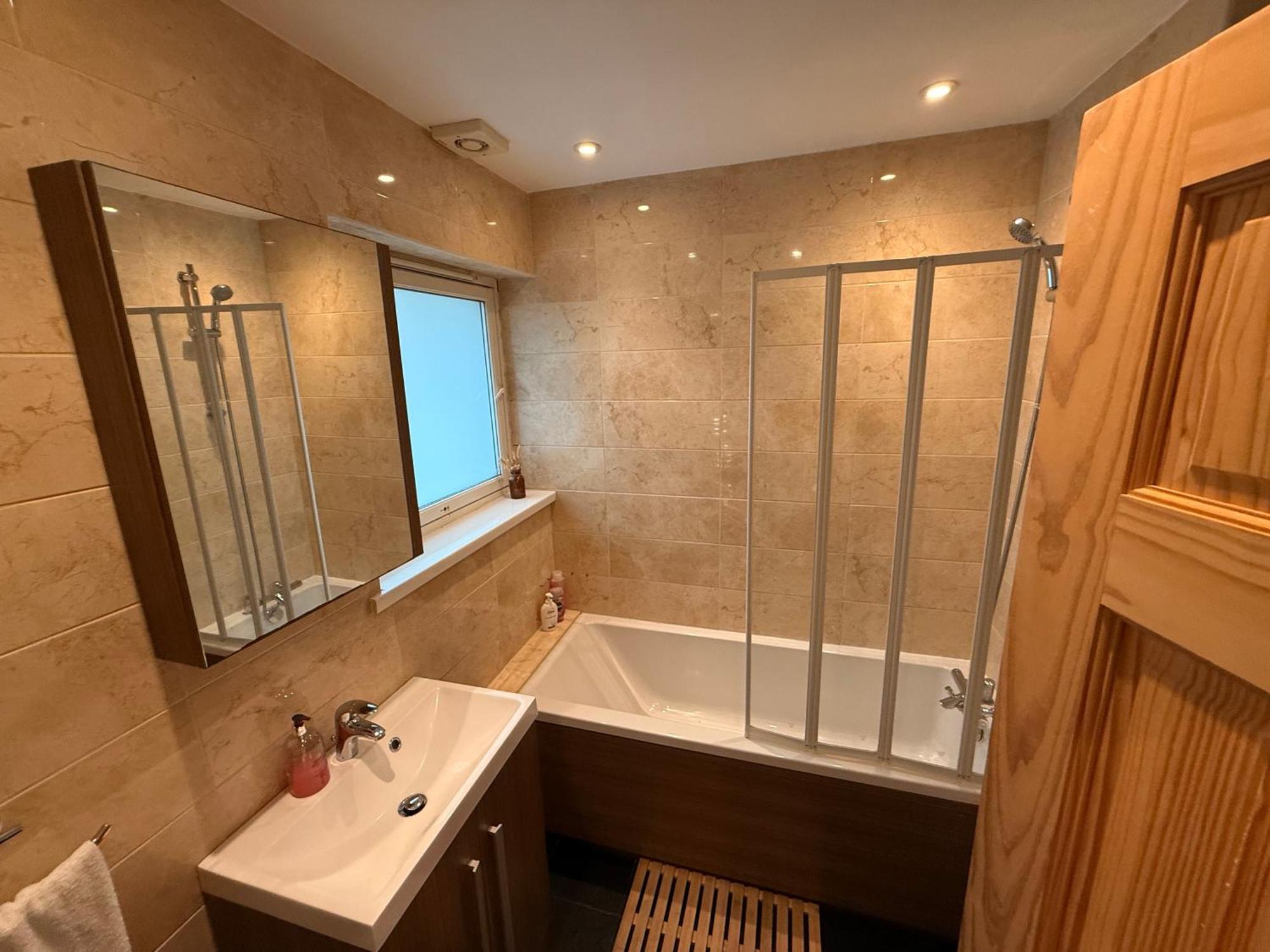 Two Bedroom Flat In The Heart Of 런던 외부 사진